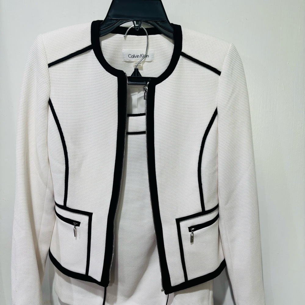 Calvin Klein White Textured Jacket with Black Piping